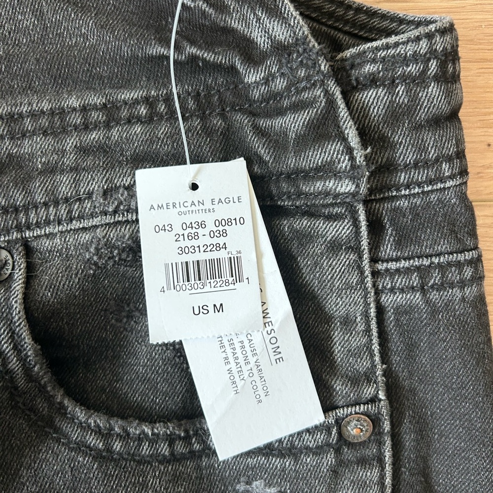 American Eagle Women’s black distressed overalls Size Medium Western NWT - Picture 4 of 7